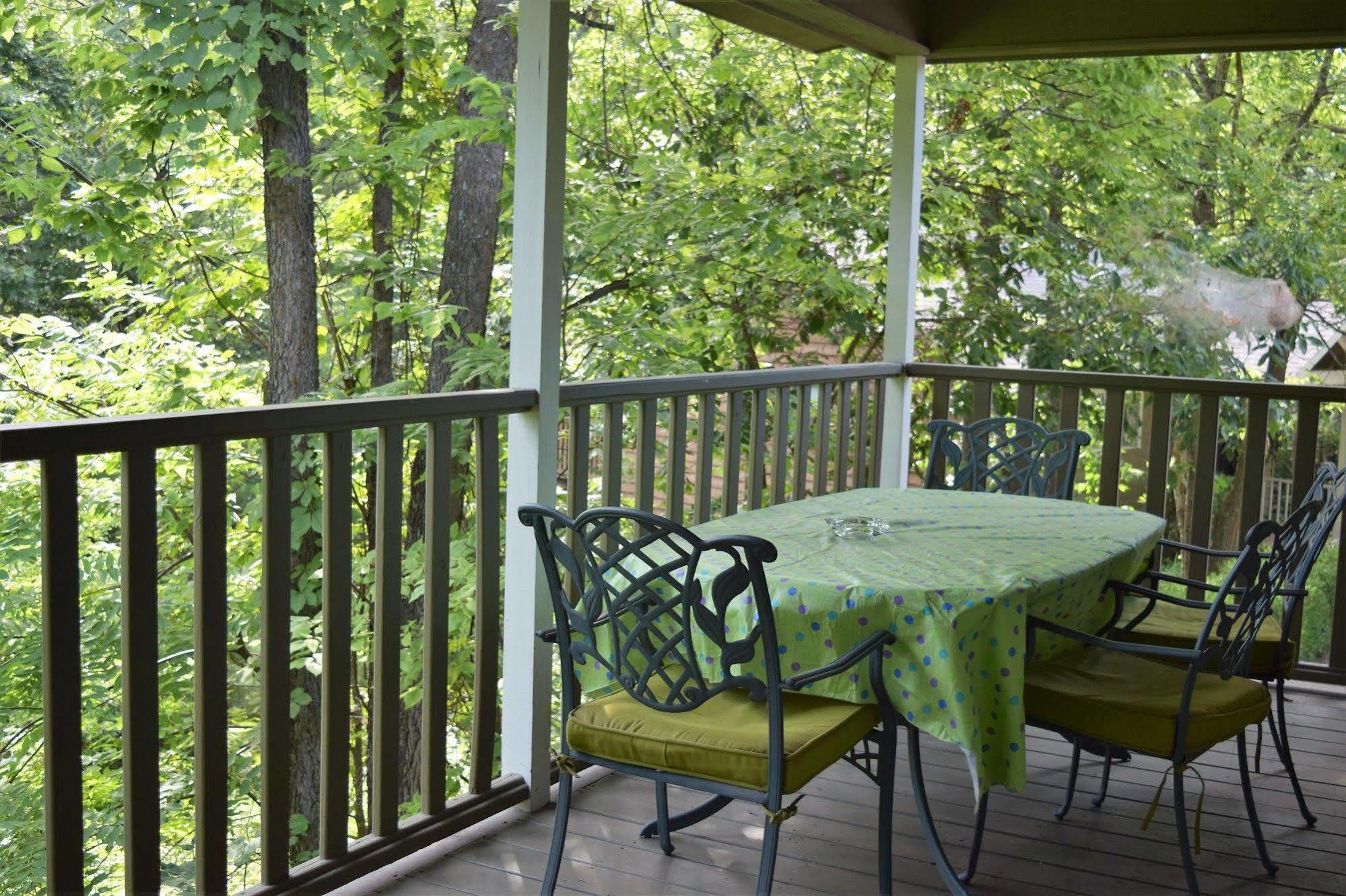 Green Tree Love Shacks Eureka Springs Exterior photo
